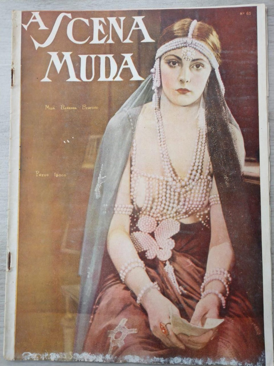 A CENA MUDA magazine cover